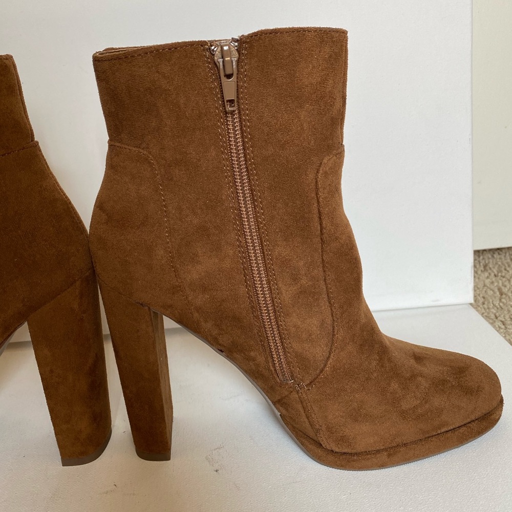 Suede cognac heel ankle fall women’s booties NWOT